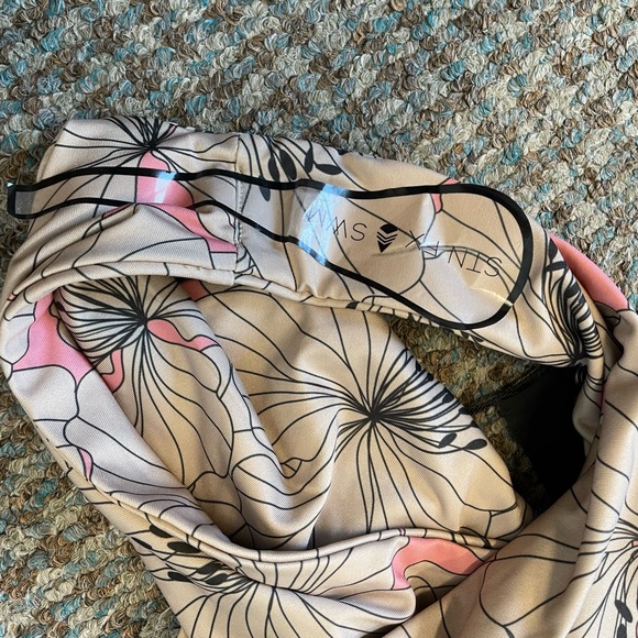 Stone Fox Swim High waisted bottoms in Tropicana - Picture 3 of 4